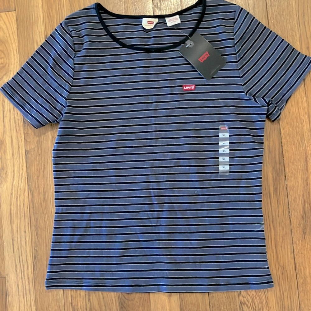 Levi grey and black stripe tee size xl juniors new with tags